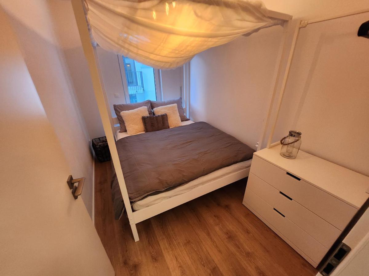 Mickey Apartment Old Town Братислава Екстер'єр фото