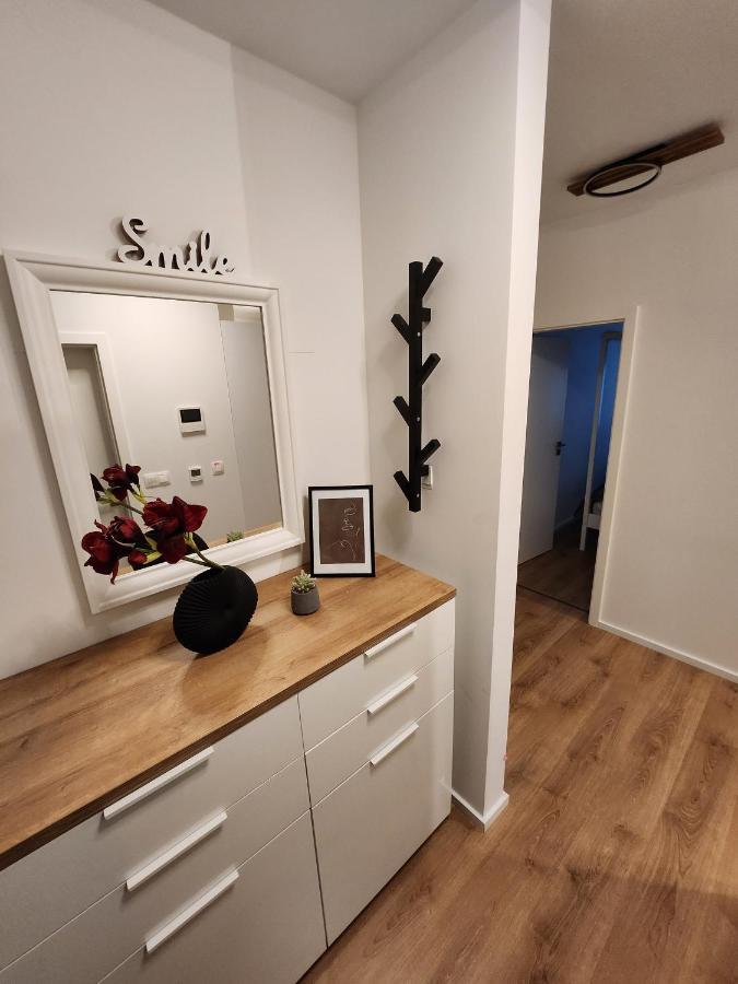 Mickey Apartment Old Town Братислава Екстер'єр фото