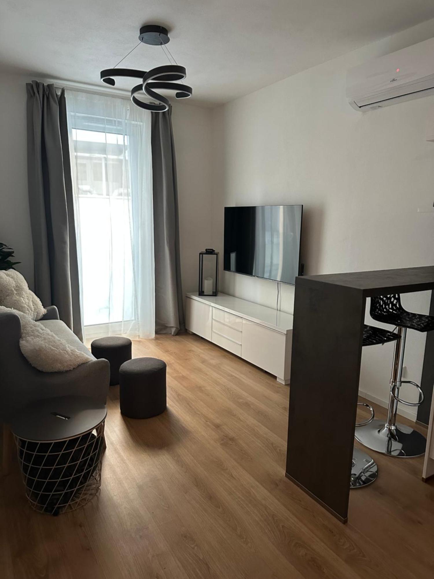 Mickey Apartment Old Town Братислава Екстер'єр фото